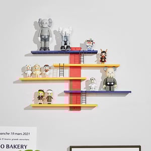 ชั้นวางโมเดล ติดผนังแบบสลับฟันปลา แท่นวางโมเดล